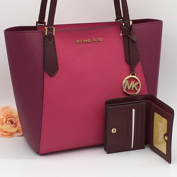 Michael Kors Handbags - MICHAEL KORS KIMBERLY SM BONDED TOTE & WALLET SET